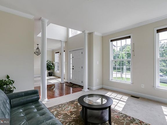 5th image of 8610 Hickory Hills Ln