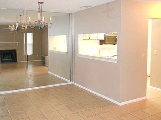2nd image of 1604 Northlake Dr