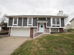 2905 Cook Rd, Saint Joseph, MO 64506