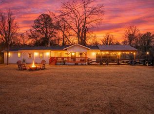 5432 Crystal Lake Dr, Gainesville, GA 30506