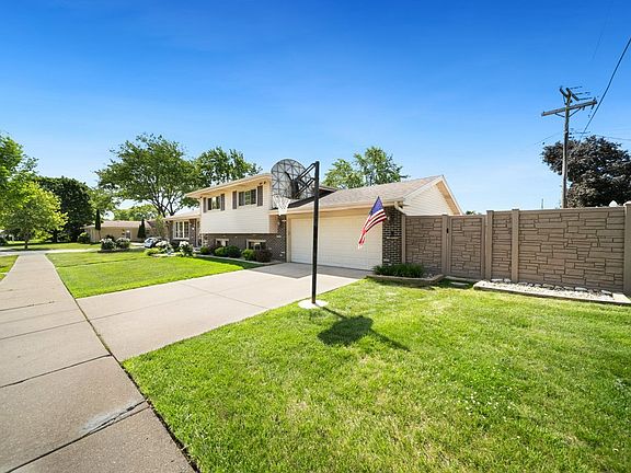 4th image of 365 W Myrick Ave