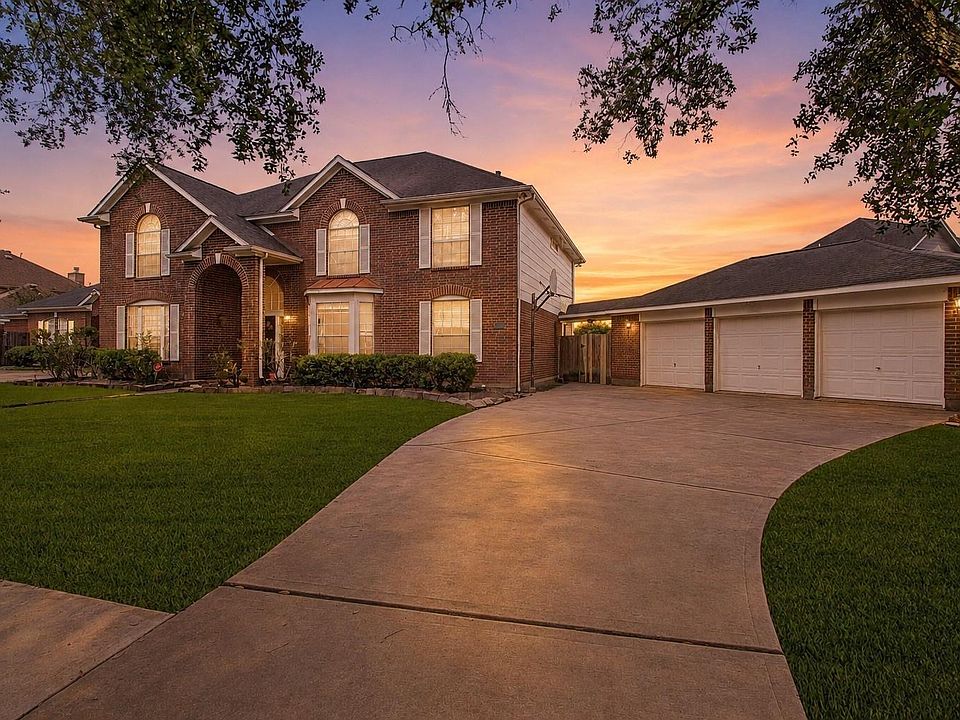 1st image of 515 Spring Moss Dr