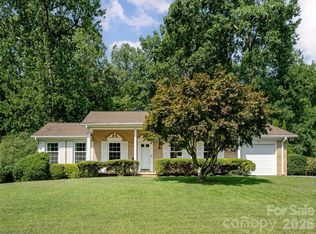 303 Tree Haven Blvd, Hendersonville, NC 28791