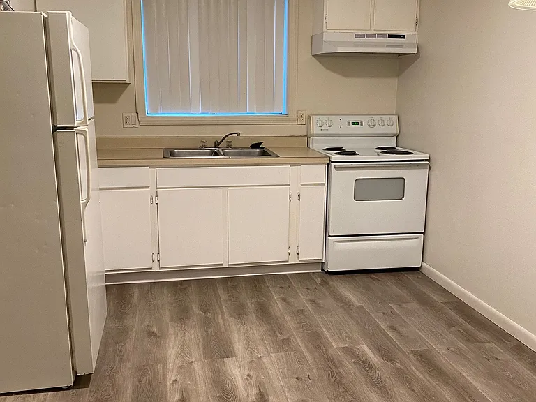 34 Pleasant St — Photo 1