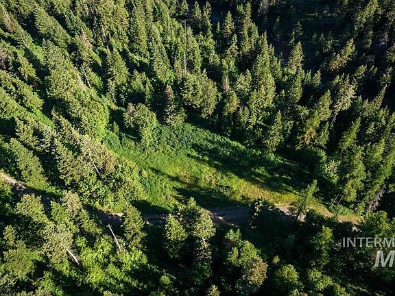 4th image of Buckboard Ln