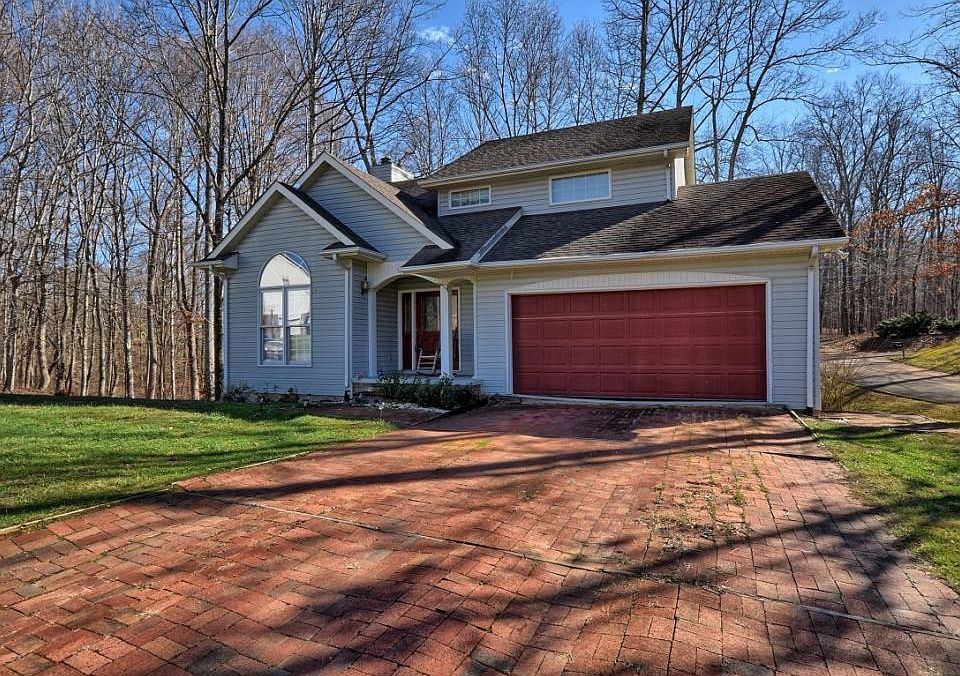 1st image of 102 Victor Dr