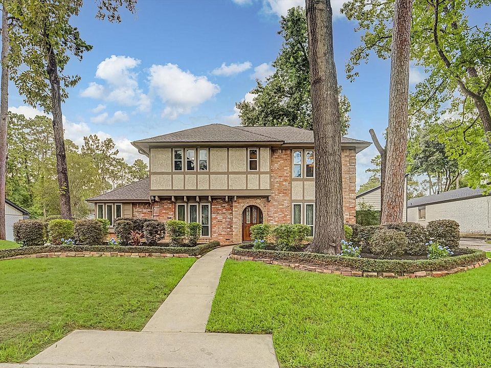 1st image of 2211 Laurel Hill Dr