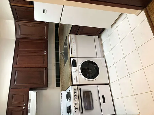 Rented by 18 REALTY | media 12