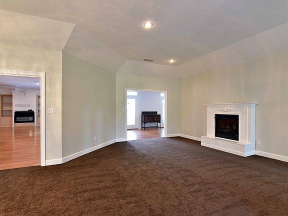2nd image of 136 Winship Dr