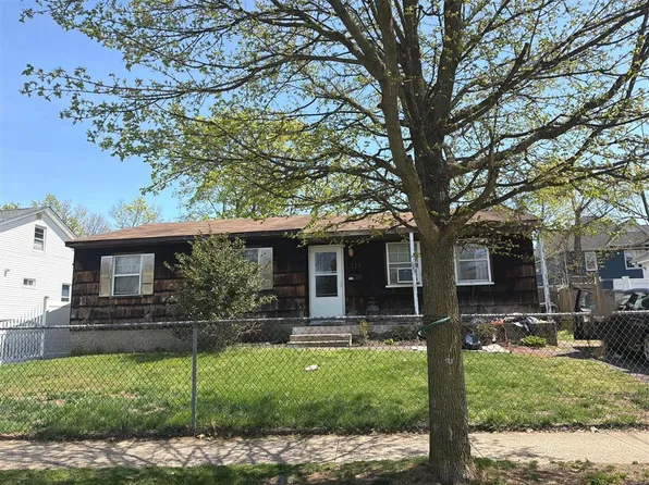 111 East Ave, Freeport, NY 11520