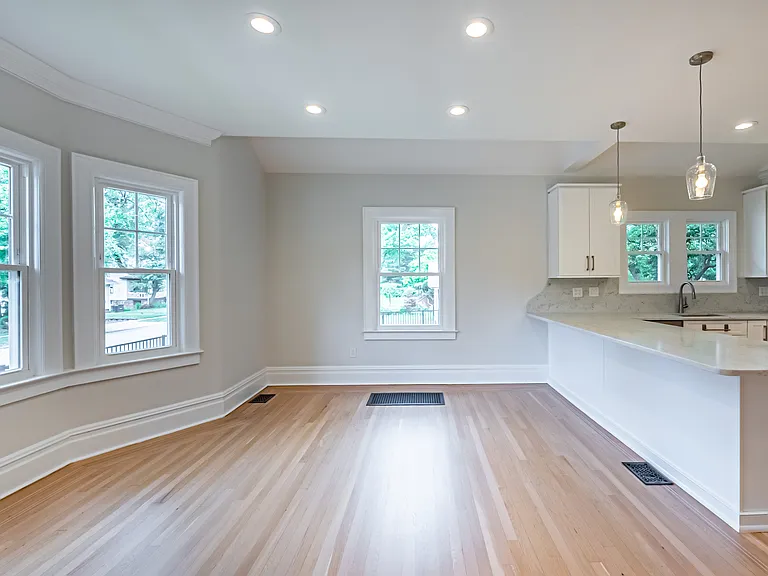 26 Glenwood Ave — Photo 3