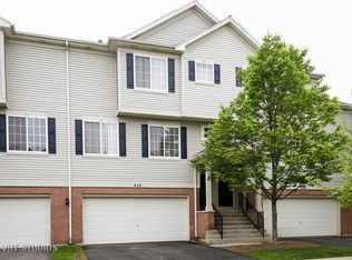 426 Evergreen Cir, Gilberts, IL 60136