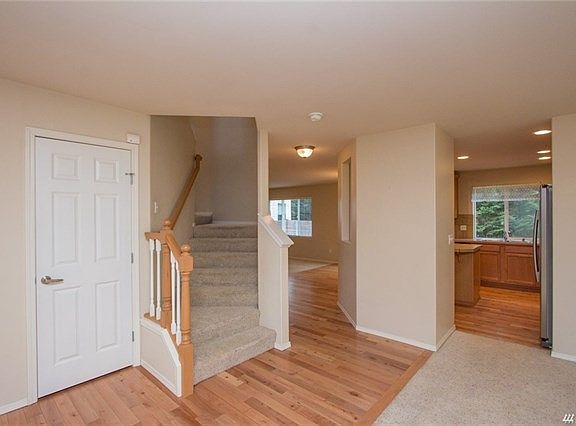 4th image of 1752 182nd St E