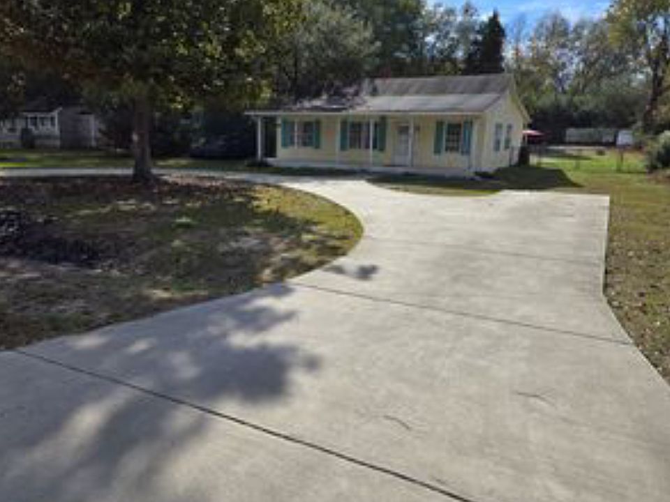 WRAP AROUND DRIVEWAY