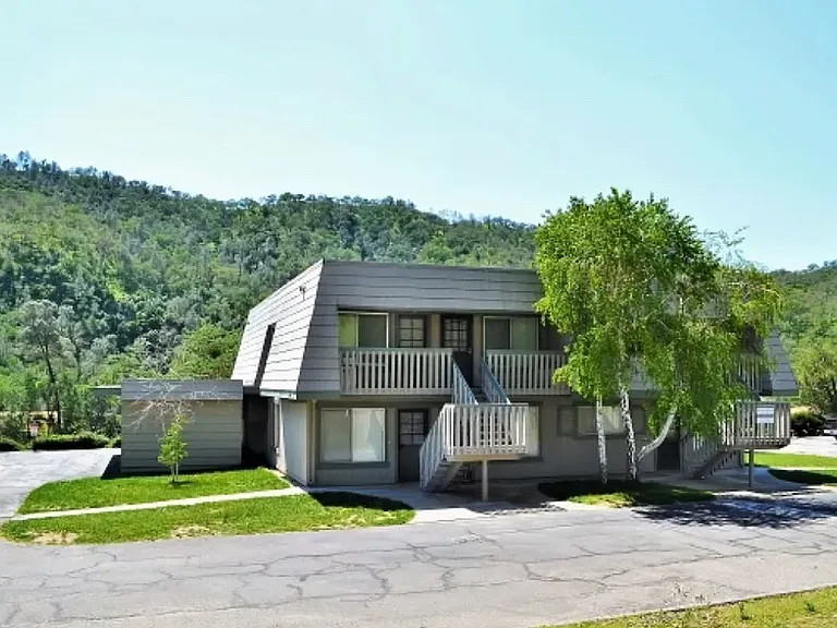 3336 Harbor Cir #F — Photo 1