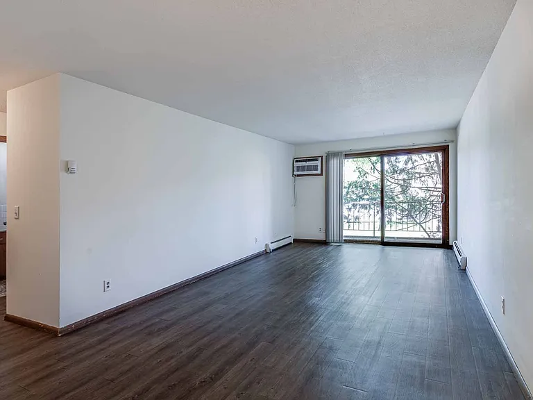 Apache Manor Apartments — Photo 32