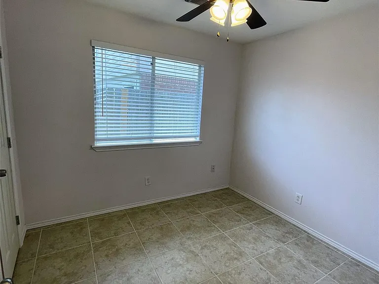 4010 Bealey Ln — Photo 18