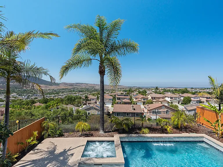16375 Alipaz Ct — Photo 34