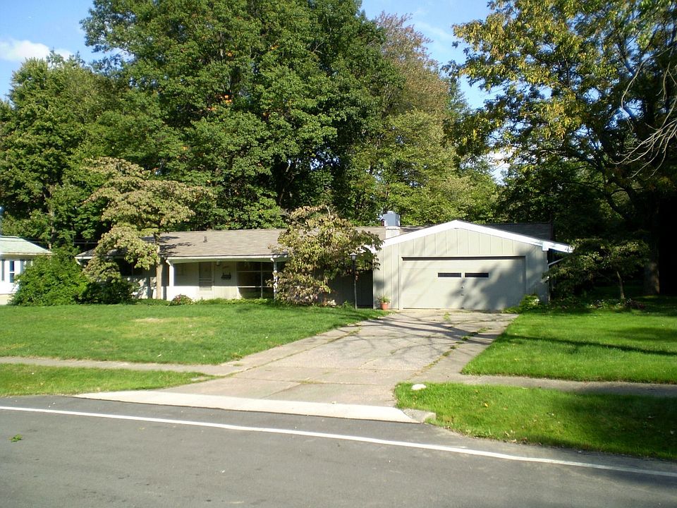 2339 Chestnut Dr