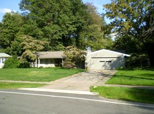 2339 Chestnut Dr, Westlake, OH