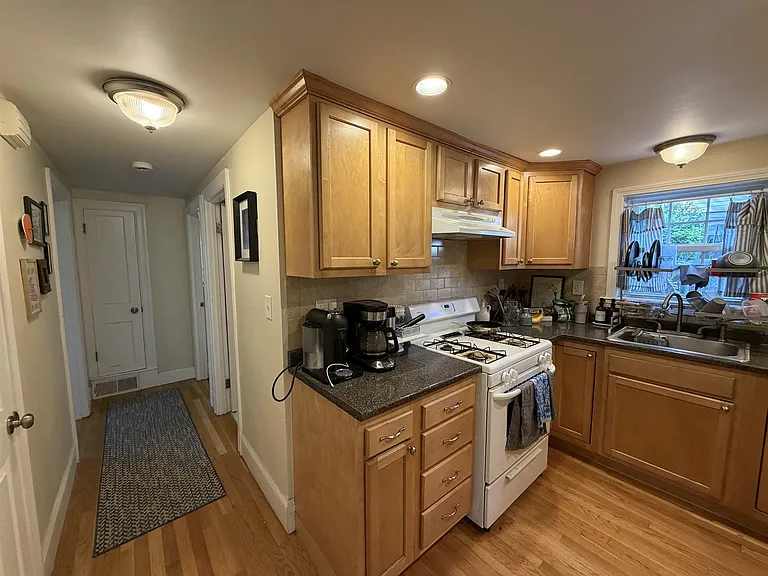 35 Linden Ave #1 — Photo 2