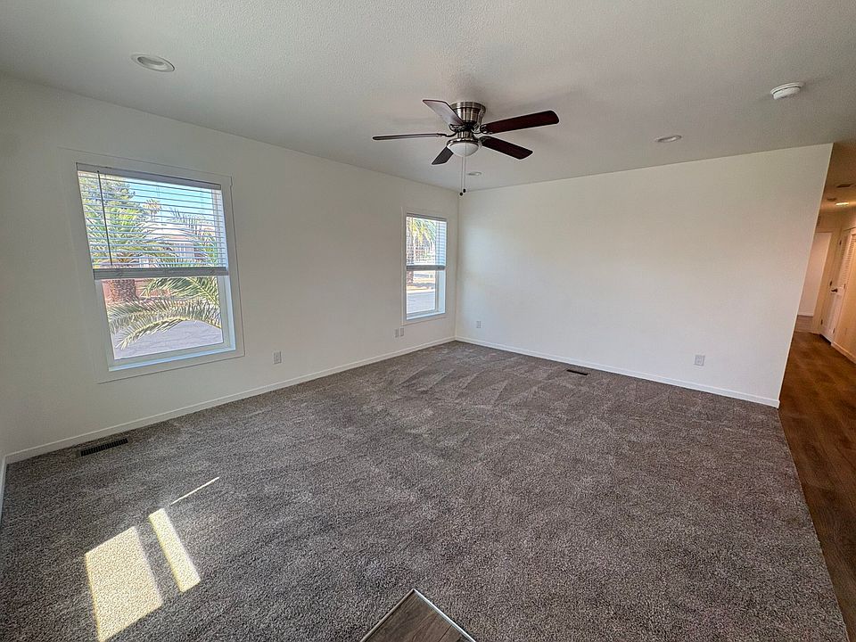 2nd image of 3751 S Nellis Blvd Space 10