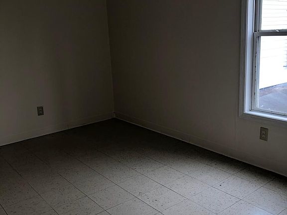 4th image of 109 Pirtle Ter