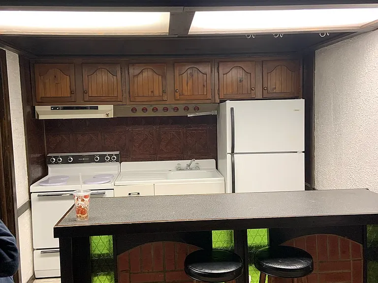 215 W Gore Rd #DOWNSTAIRS — Photo 2