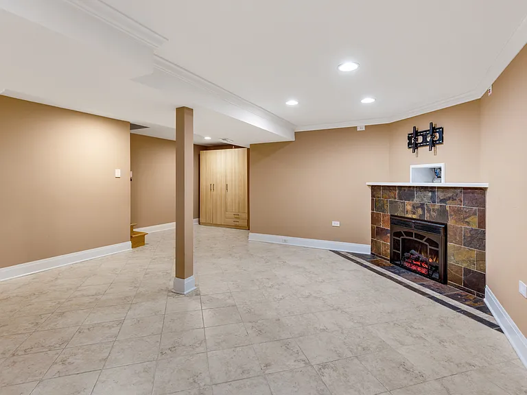 740 Lakeview Pt — Photo 19