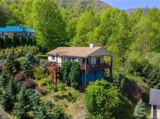 190 Skyway Dr, Maggie Valley, NC 28751