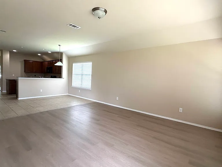 2774 Waterfall Ln — Photo 6