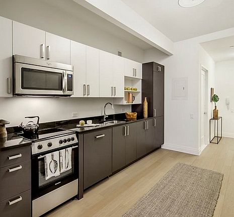 3rd image of 70 Pine St APT 2807
