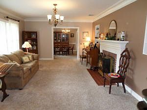 2nd image of 1006 Oakmont Cir
