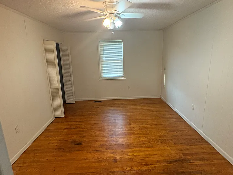111 Forest Ln — Photo 7