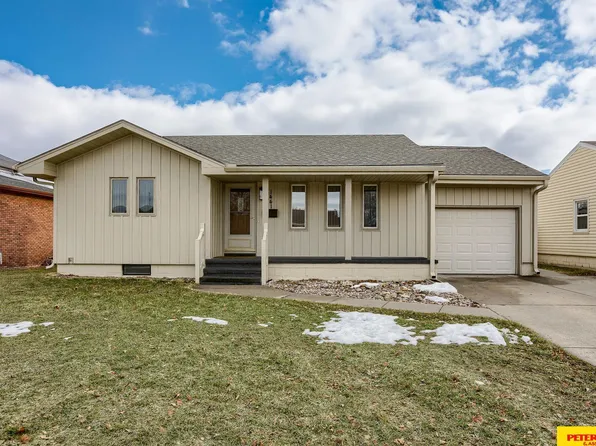 1441 Austin Ln, Fremont, NE 68025