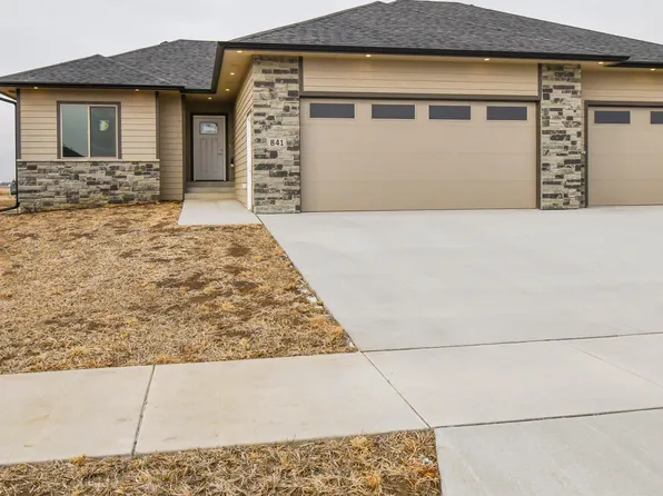 841 Melissa Ave, Harrisburg, SD 57032