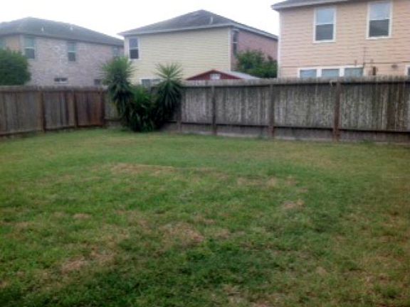 3rd image of 3728 Los Lagos Dr