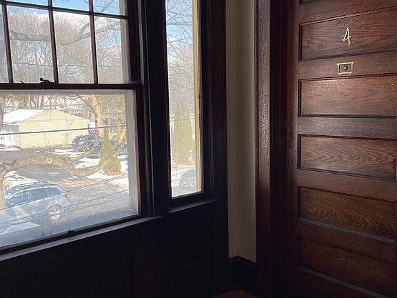 2nd image of 106 Clarendon St #10913679