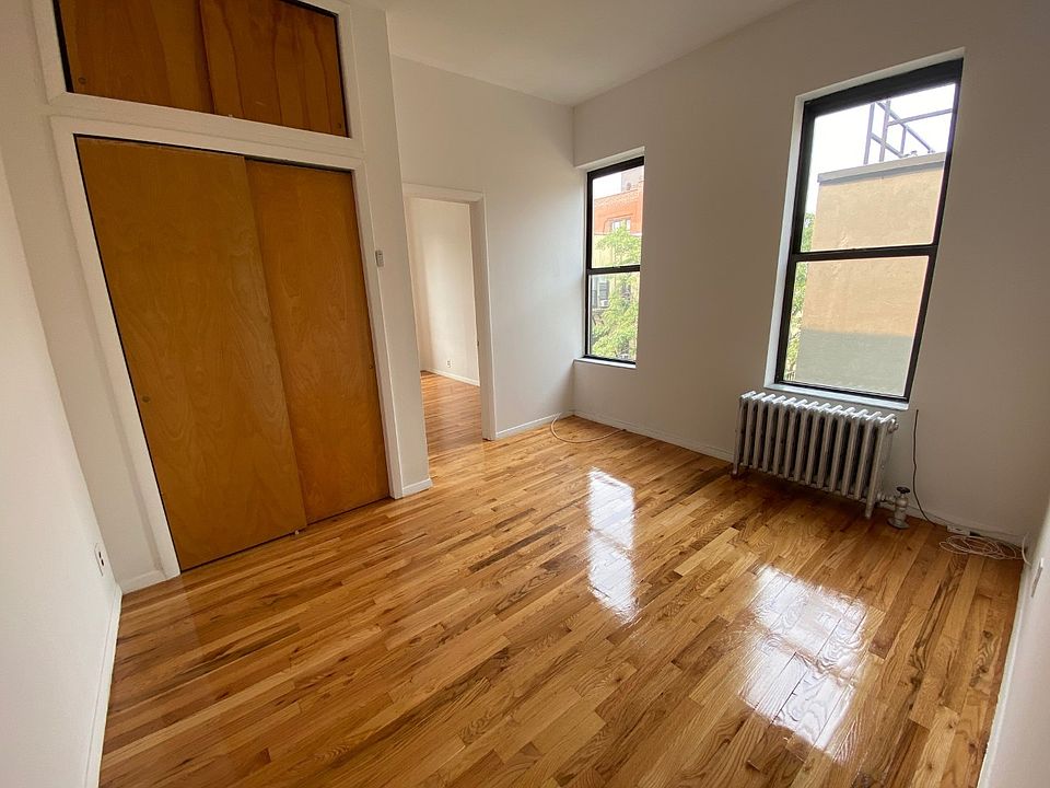 1st image of 122 Saint Marks Pl APT 20