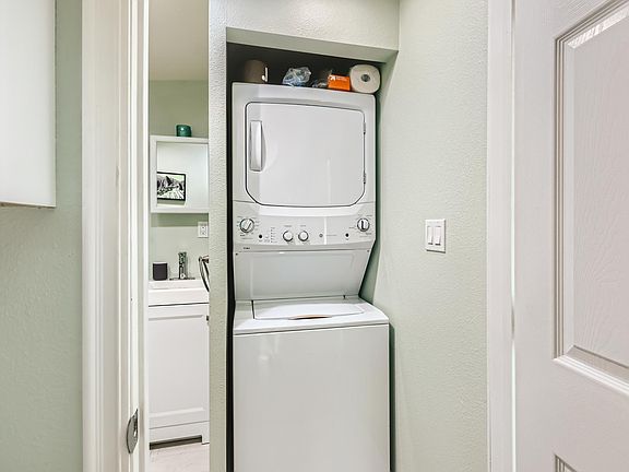 5th image of 7535 Carrie Ridge Way