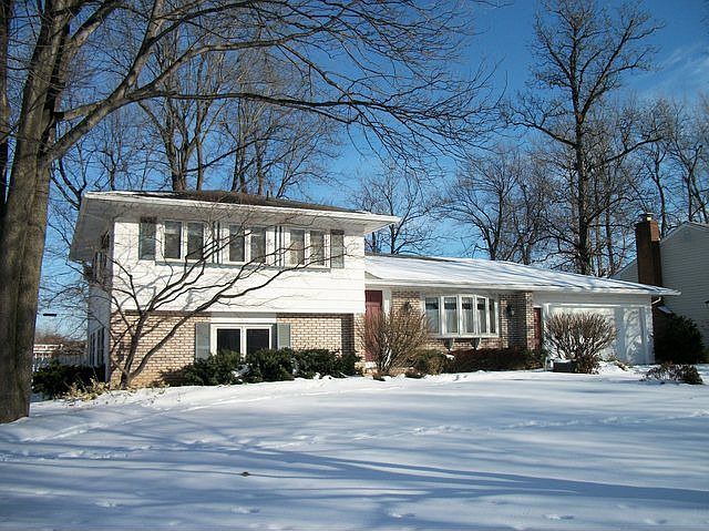 2nd image of 344 Killarney Dr