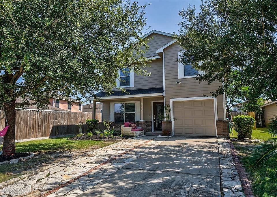 1st image of 15834 Regal Trace Ln