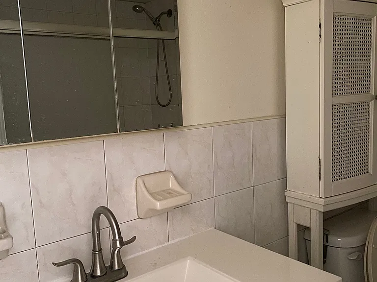 1555 Dahill Rd #2F — Photo 9