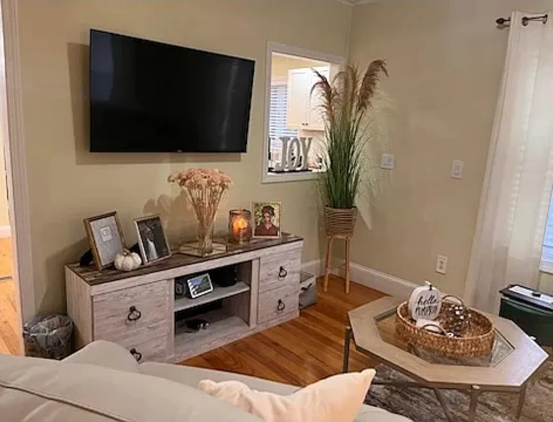 3 bed, 1015 sqft, $3,600 — Photo 4