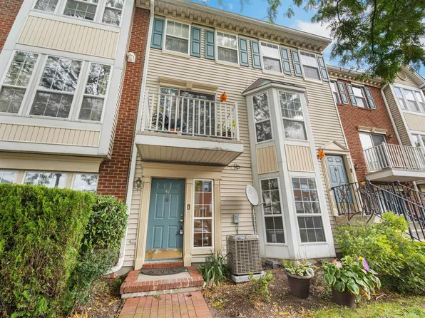 47 Dogwood Street image 2 of 22