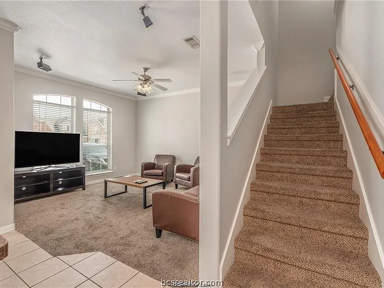 1001 Krenek Tap Rd #2105 — Photo 10
