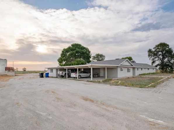 6631 Road 38, Earlimart, CA 93219