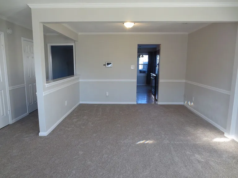 1619 Mantane Arch — Photo 5