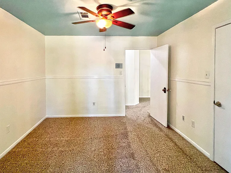 16902 Summit Oaks Ln — Photo 27