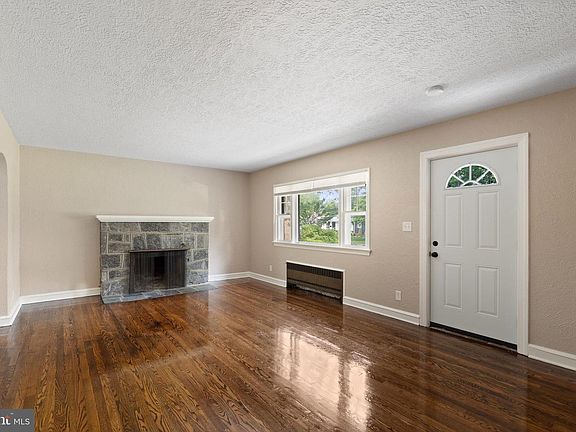 3rd image of 237 Adams Ave